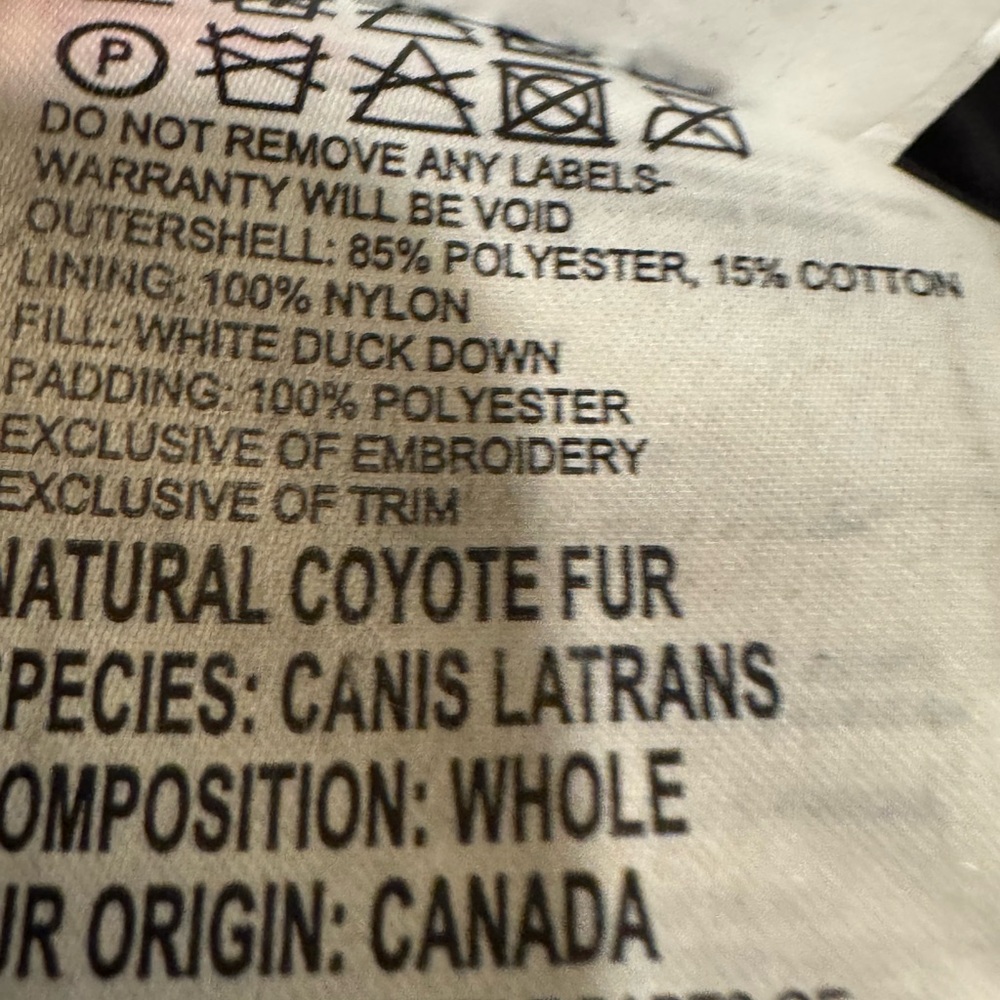 Canada Goose Shelburne Parka #2
Removable coyote fur ruff on hood. - Picture 6 of 12